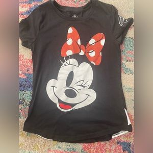 Women’s Minnie Mouse shirt